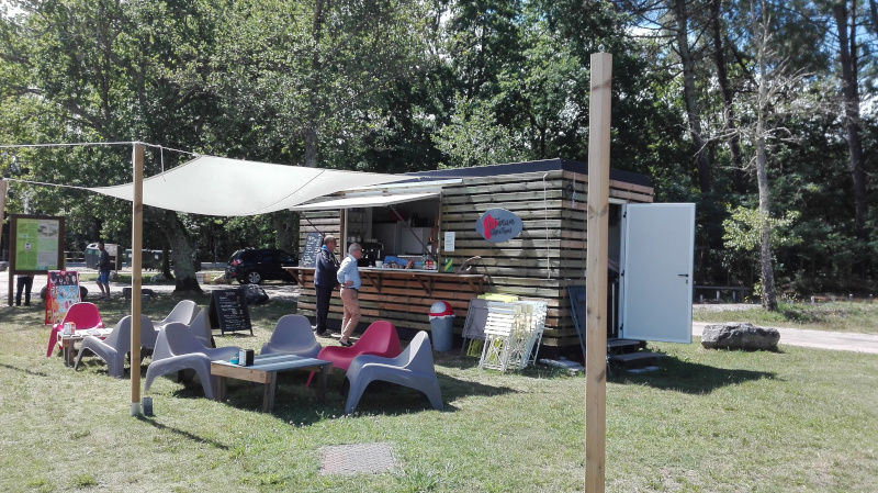 Le Fanum Terrasse Terrasse du Restaurant Le Fanum à Sanguinet au bord du lac