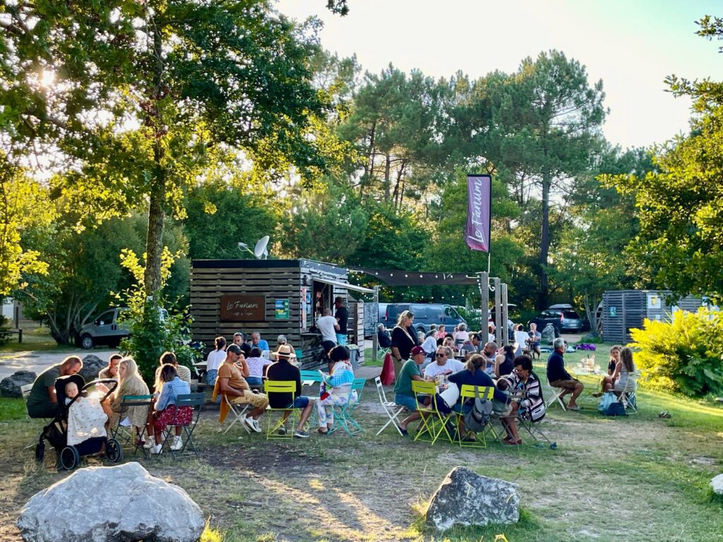 IMG-20240825-WA0008 Terrasse du Restaurant Le Fanum à Sanguinet au bord du lac