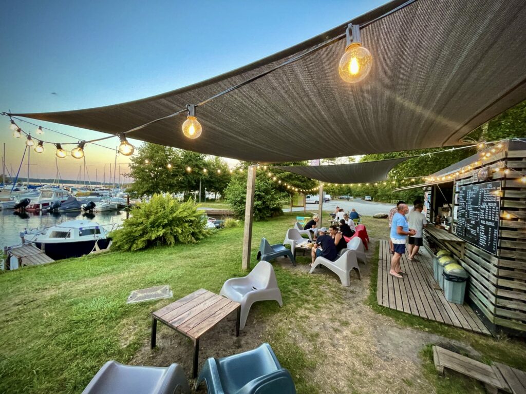 IMG-20240828-WA0004 Terrasse du Restaurant Le Fanum à Sanguinet au bord du lac